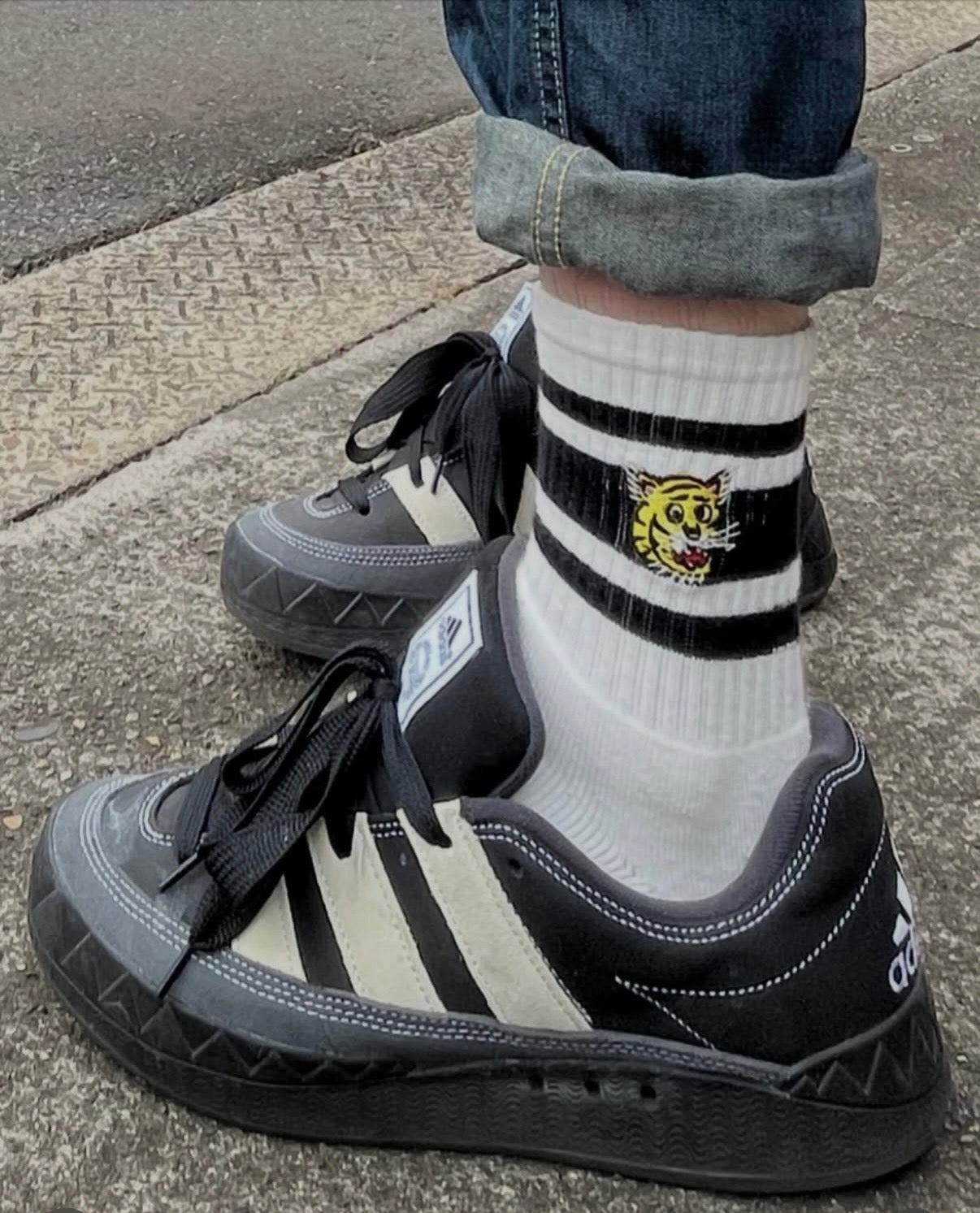 NEOGSOCKS(ネゴソックス) Line Socks 虎×福 BLACK LINE