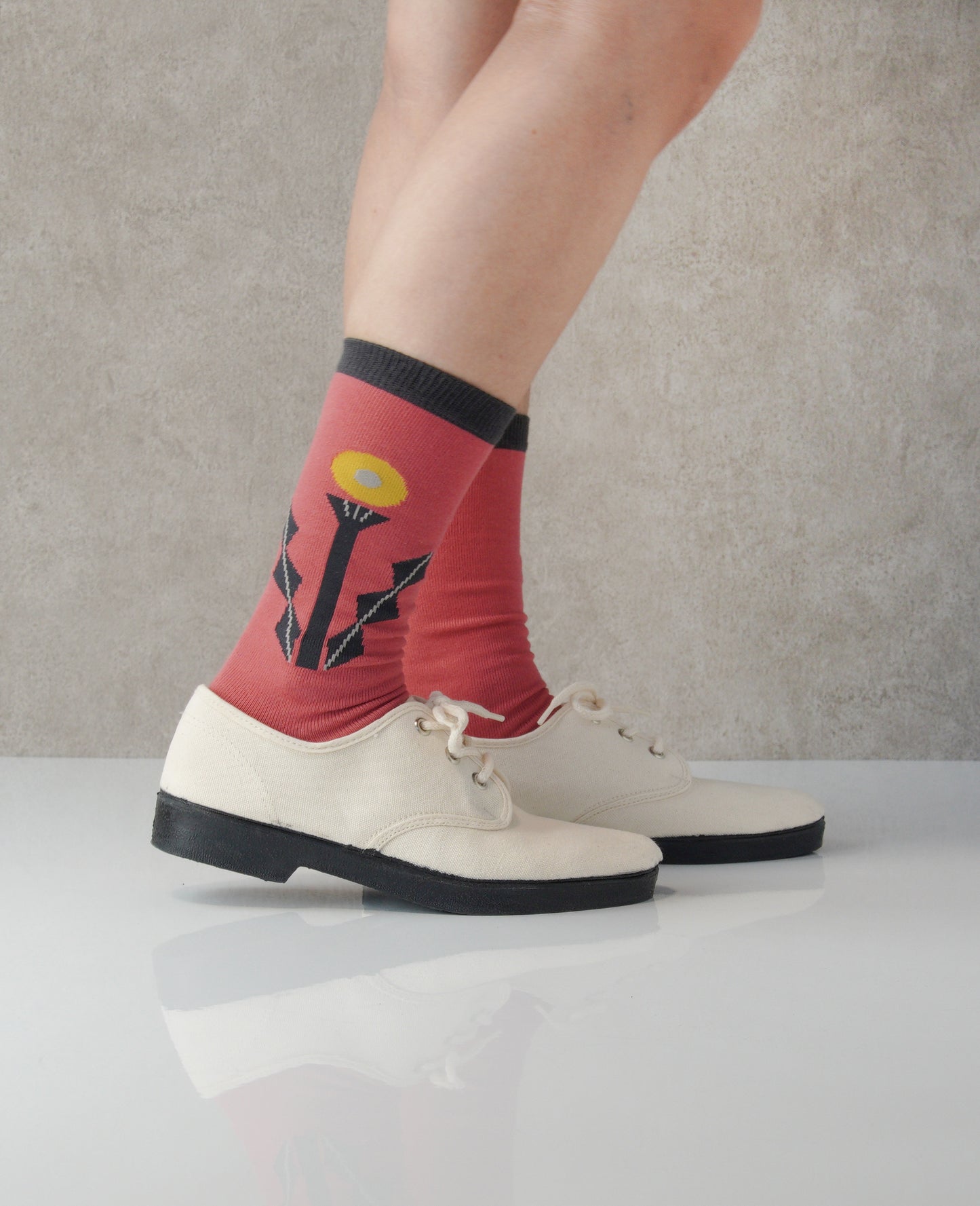 materi(マテリ) Socks | flower(ますたにあやこ)Deep Pink