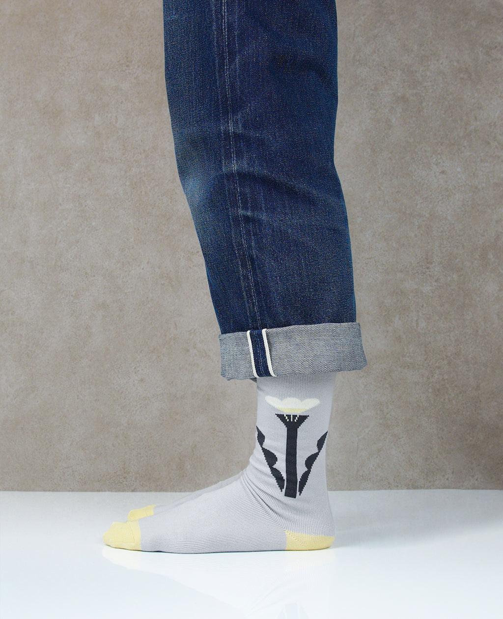 materi(マテリ) Socks | flower(ますたにあやこ)Gray