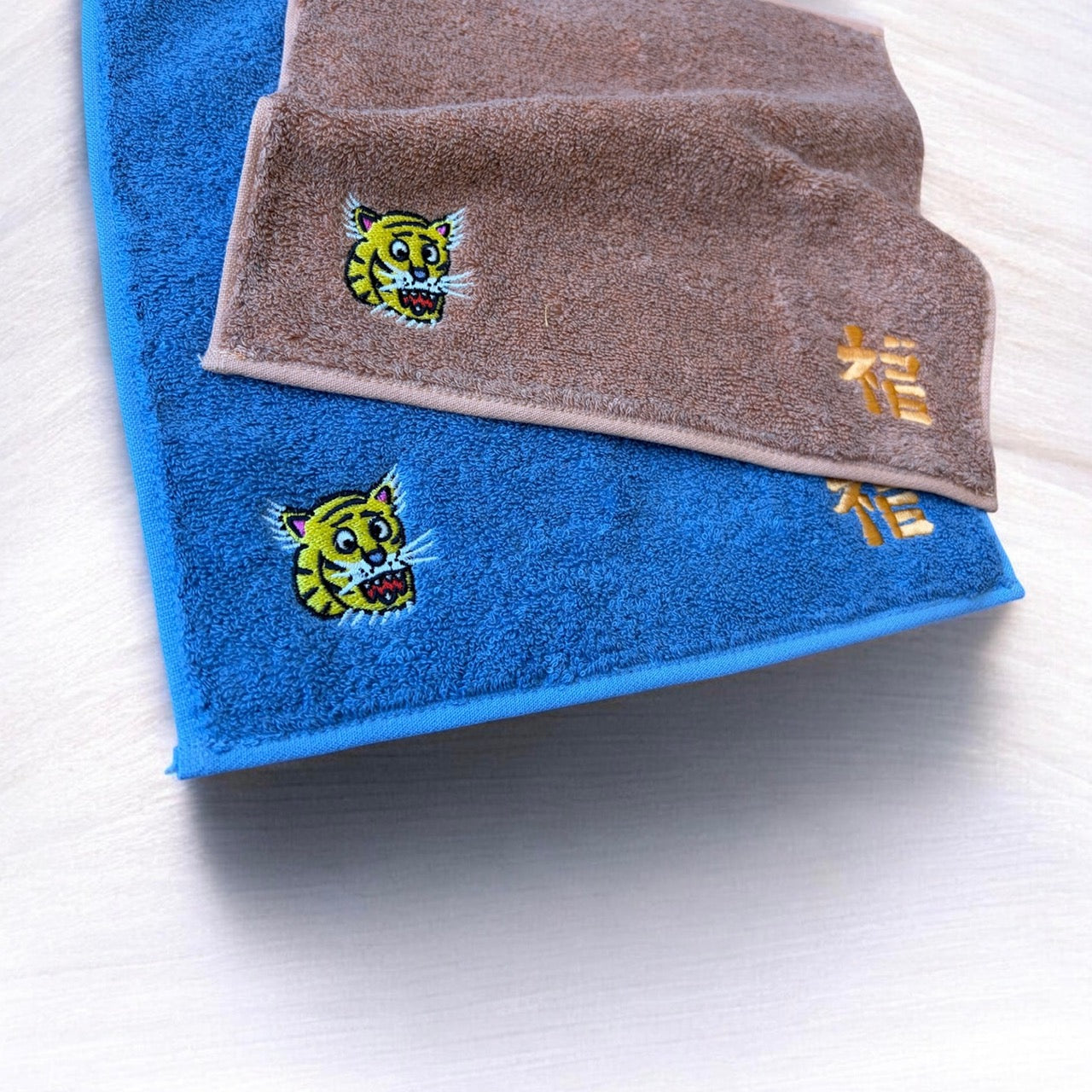 リサイクル糸使用　タオルハンカチ　虎×福　blue